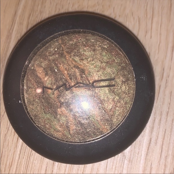 MAC Cosmetics Other - MAC eyeshadow A17 Tectonic